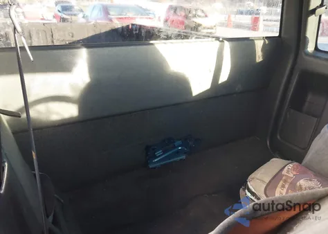 2000 Chevrolet S-10 Ls from USA, damaged, VIN 1GCCS1948Y8138191